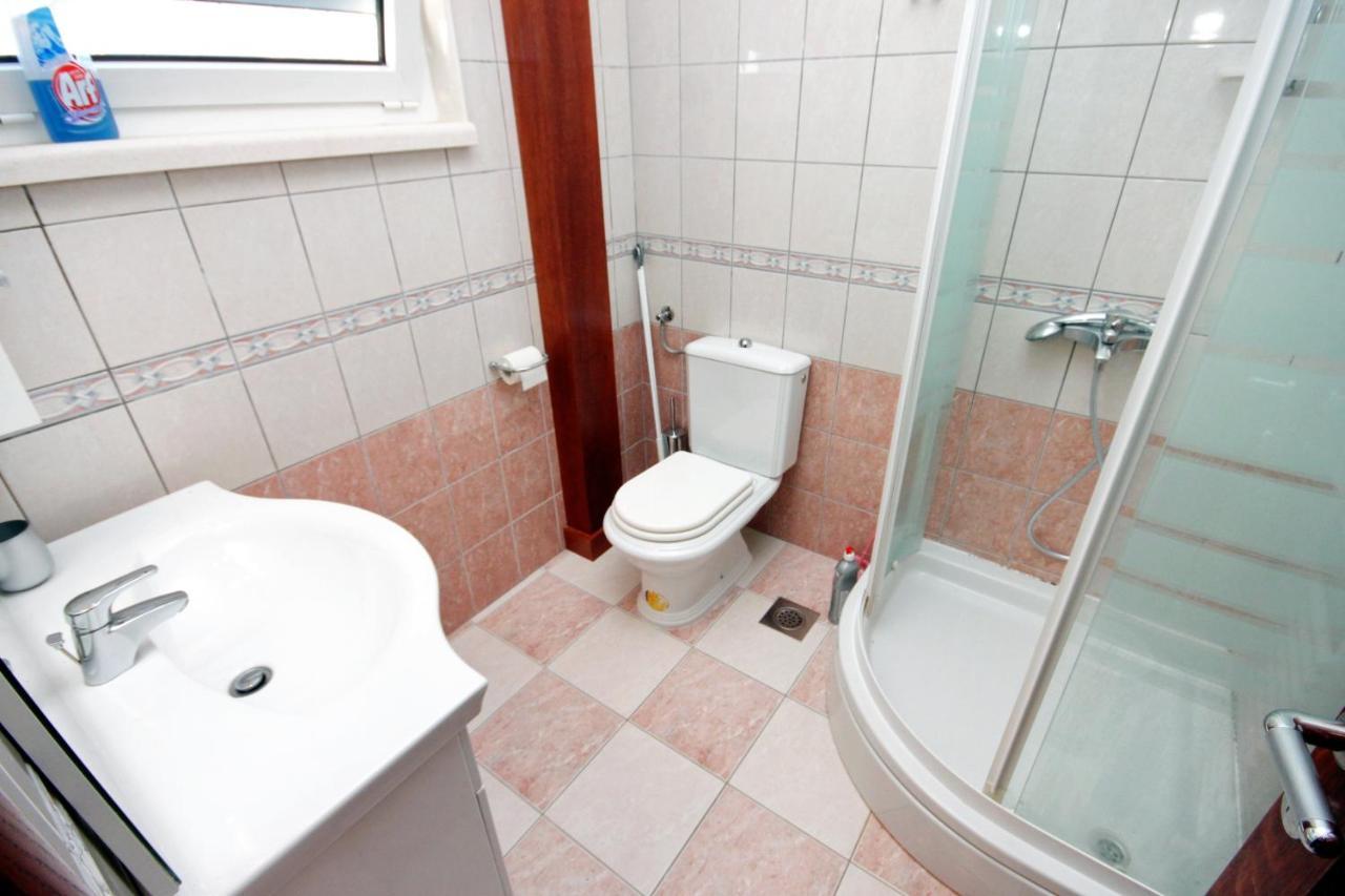 Family Friendly Apartments With A Swimming Pool Rogoznica - 7557 Rogoznica (Sibenik-Knin) Exterior foto